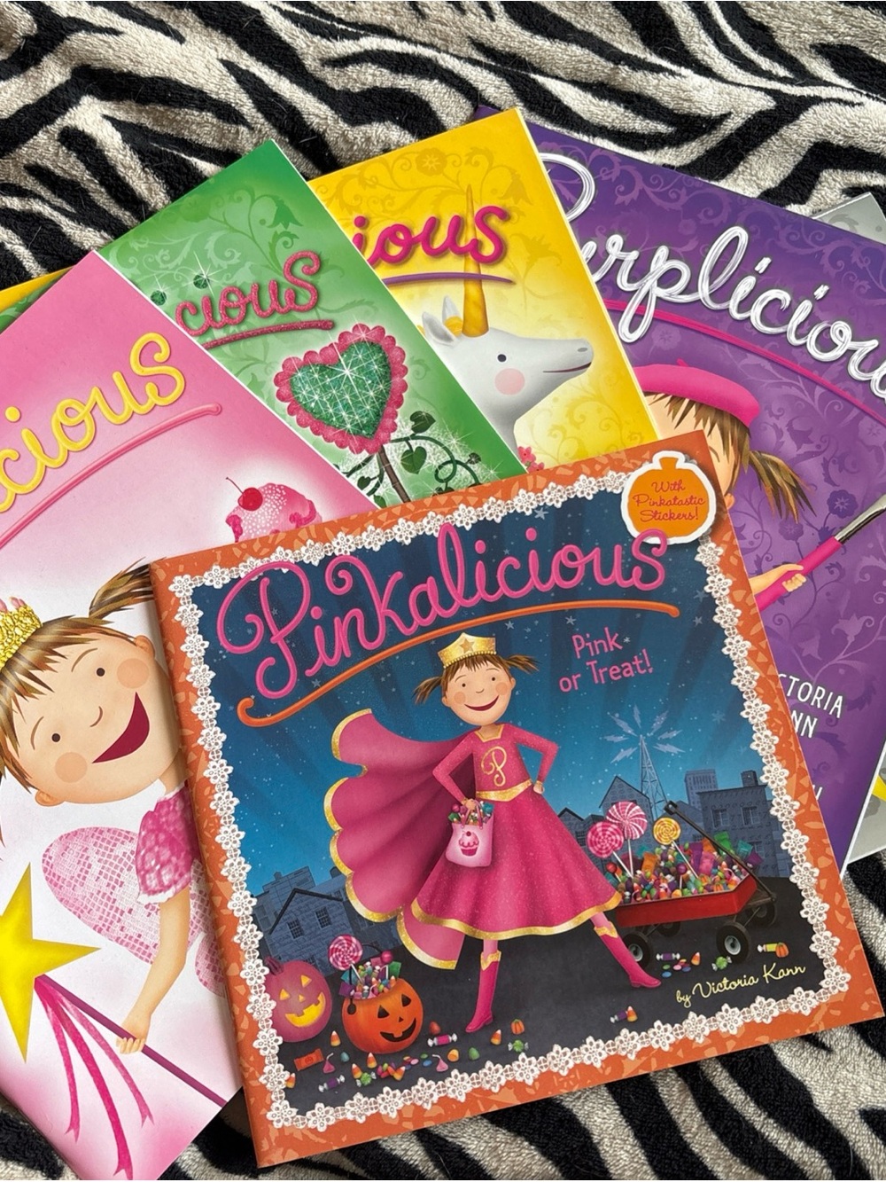Scholastic Pinkalicious Picture Book Set - Pink, Purple, Yellow, Green